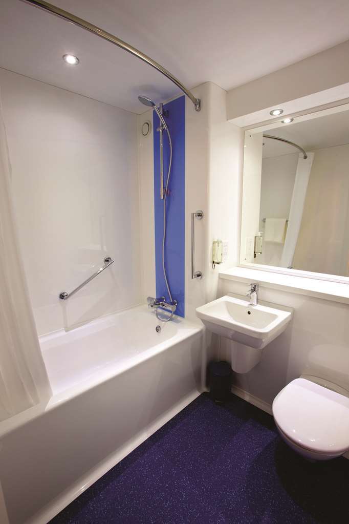 Travelodge Newbury Tot Hill Highclere Quarto foto
